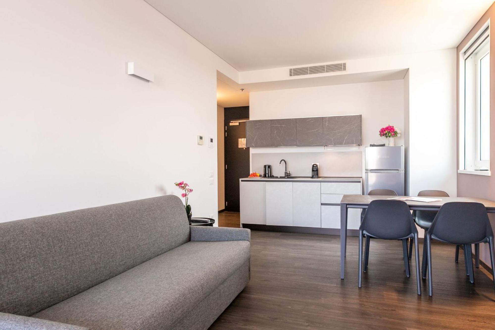 Htm Venice Suite By Halldis Местре Экстерьер фото