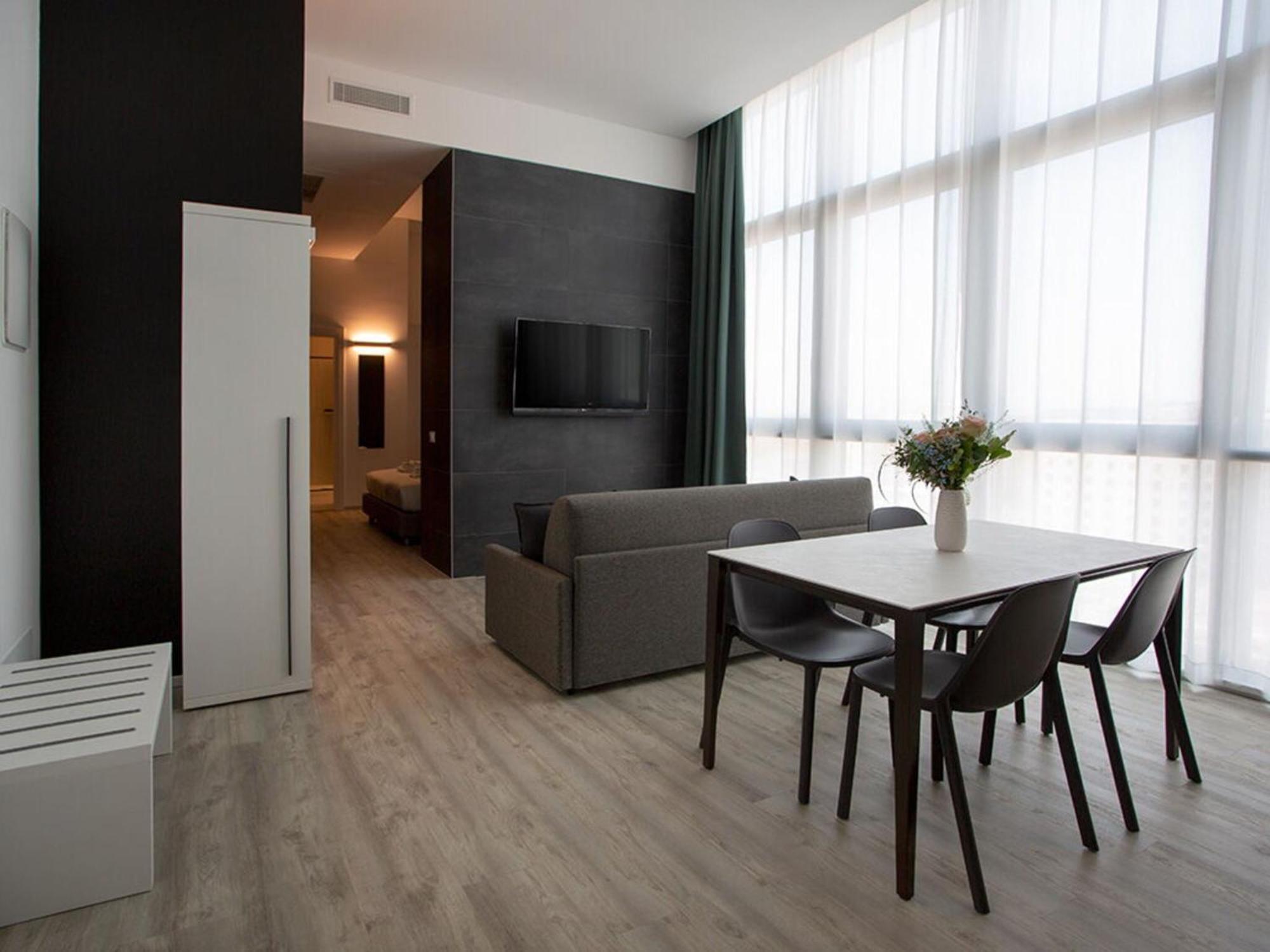 Htm Venice Suite By Halldis Местре Экстерьер фото