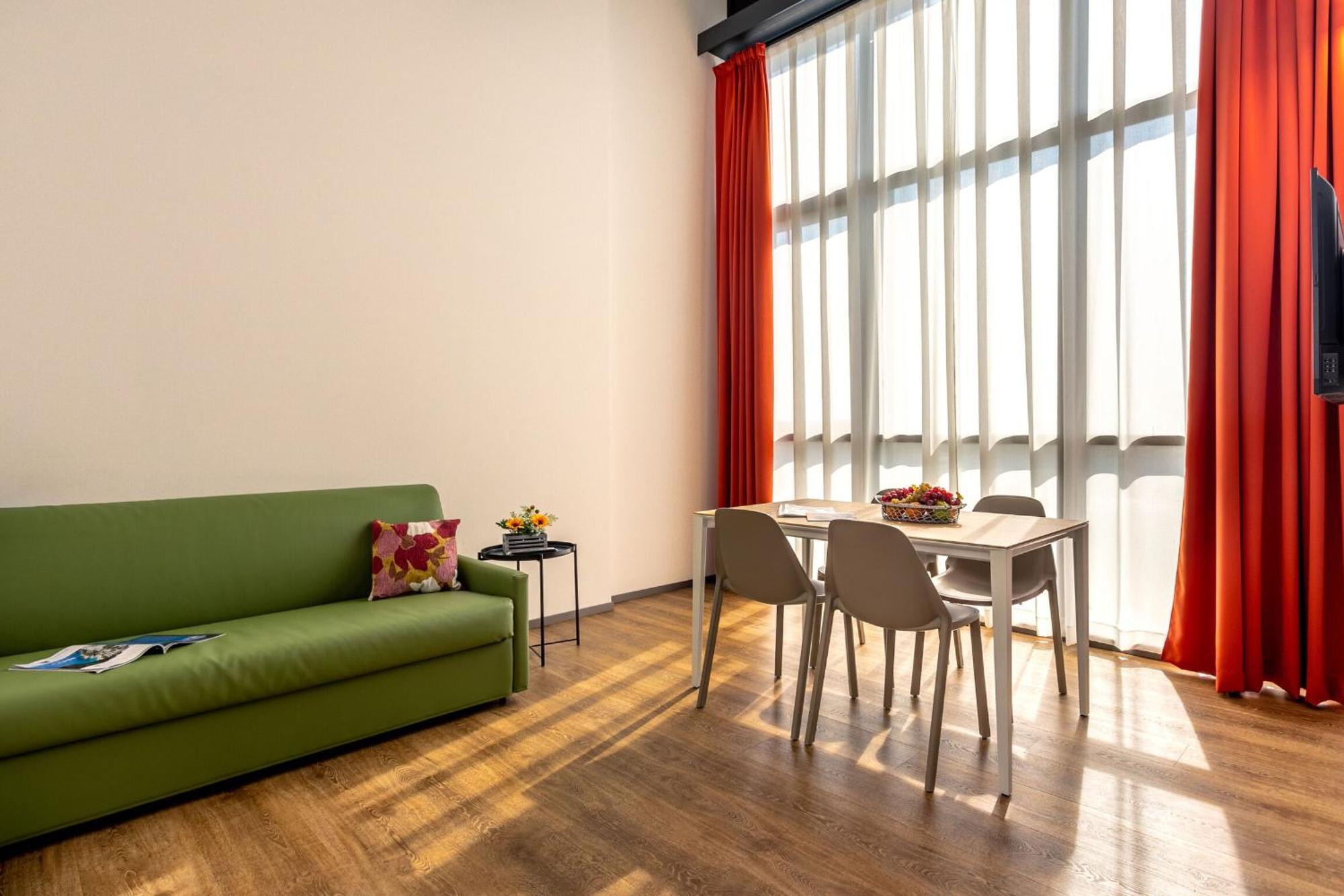 Htm Venice Suite By Halldis Местре Экстерьер фото