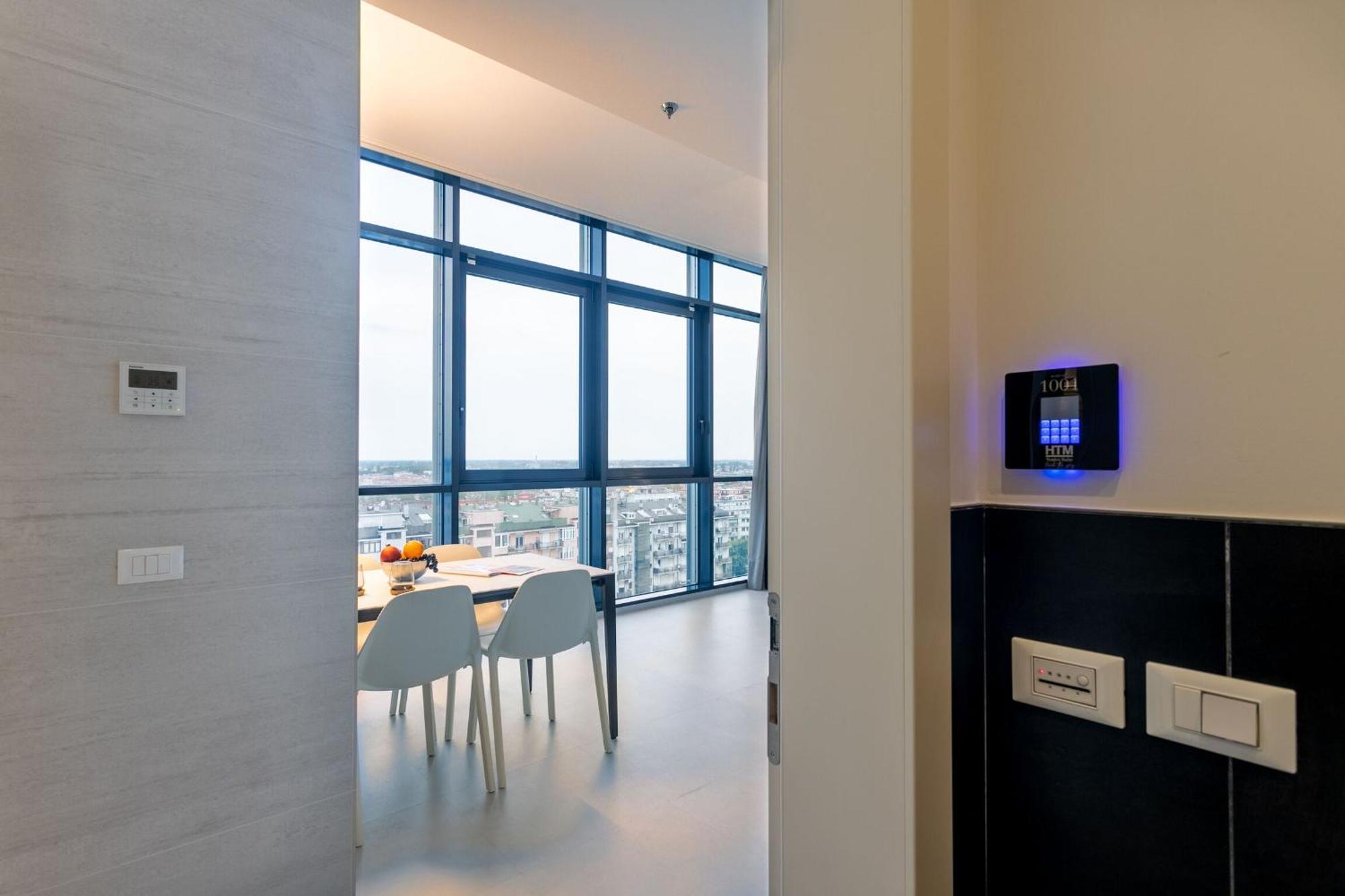 Htm Venice Suite By Halldis Местре Экстерьер фото